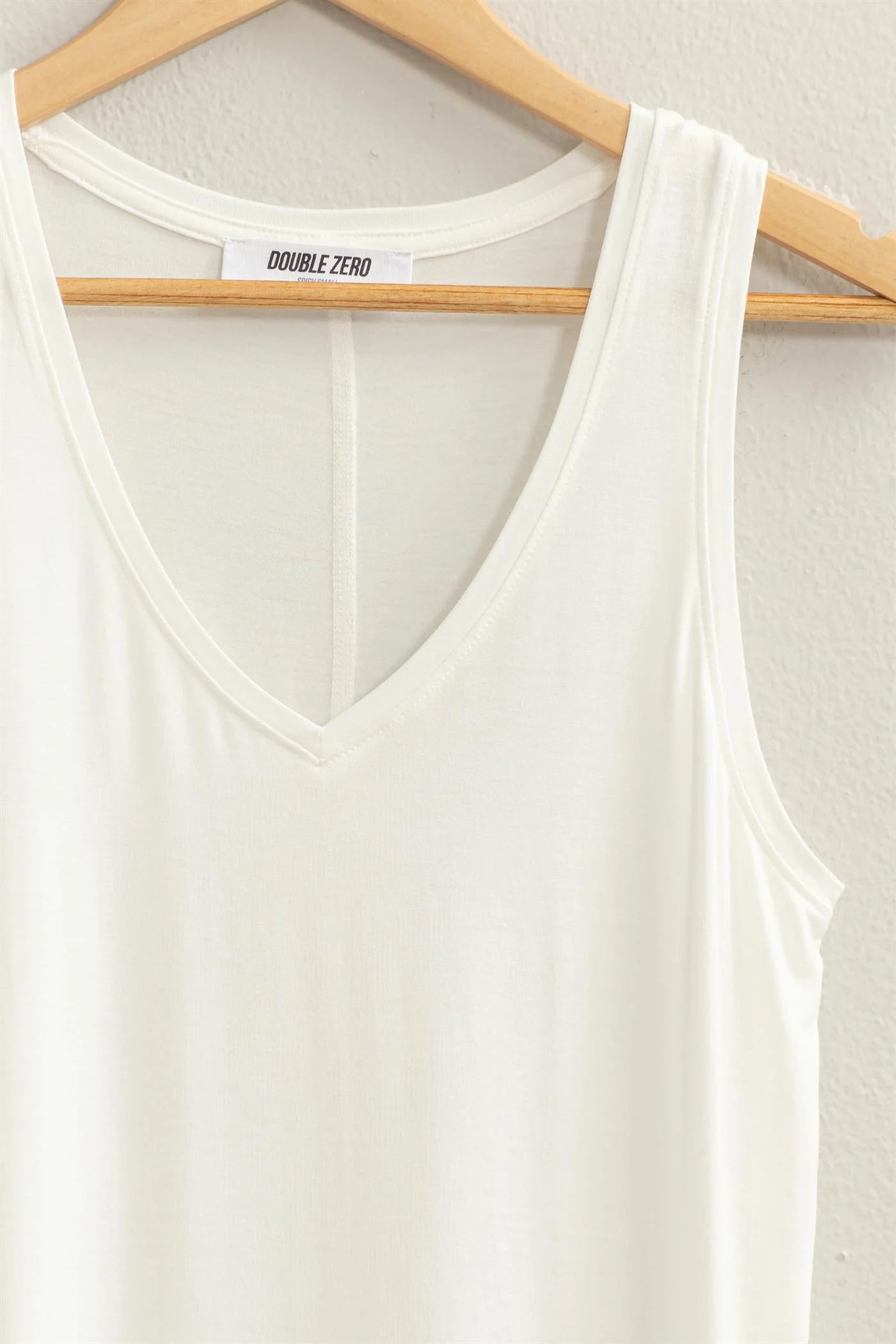 Malibu vneck tank top dz24a850 off white