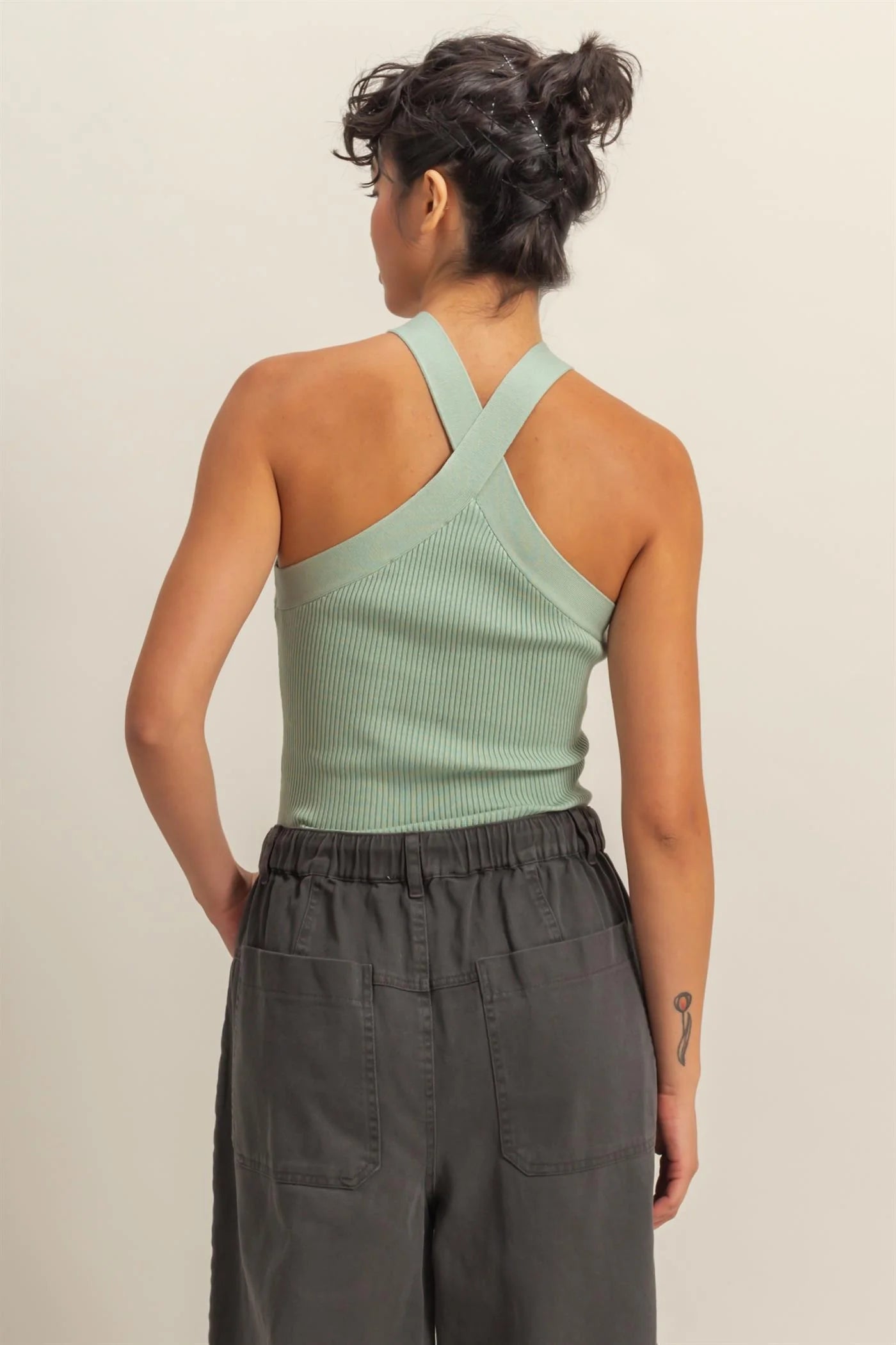 Malibu halter neck ribbed top dz25a907 sage green