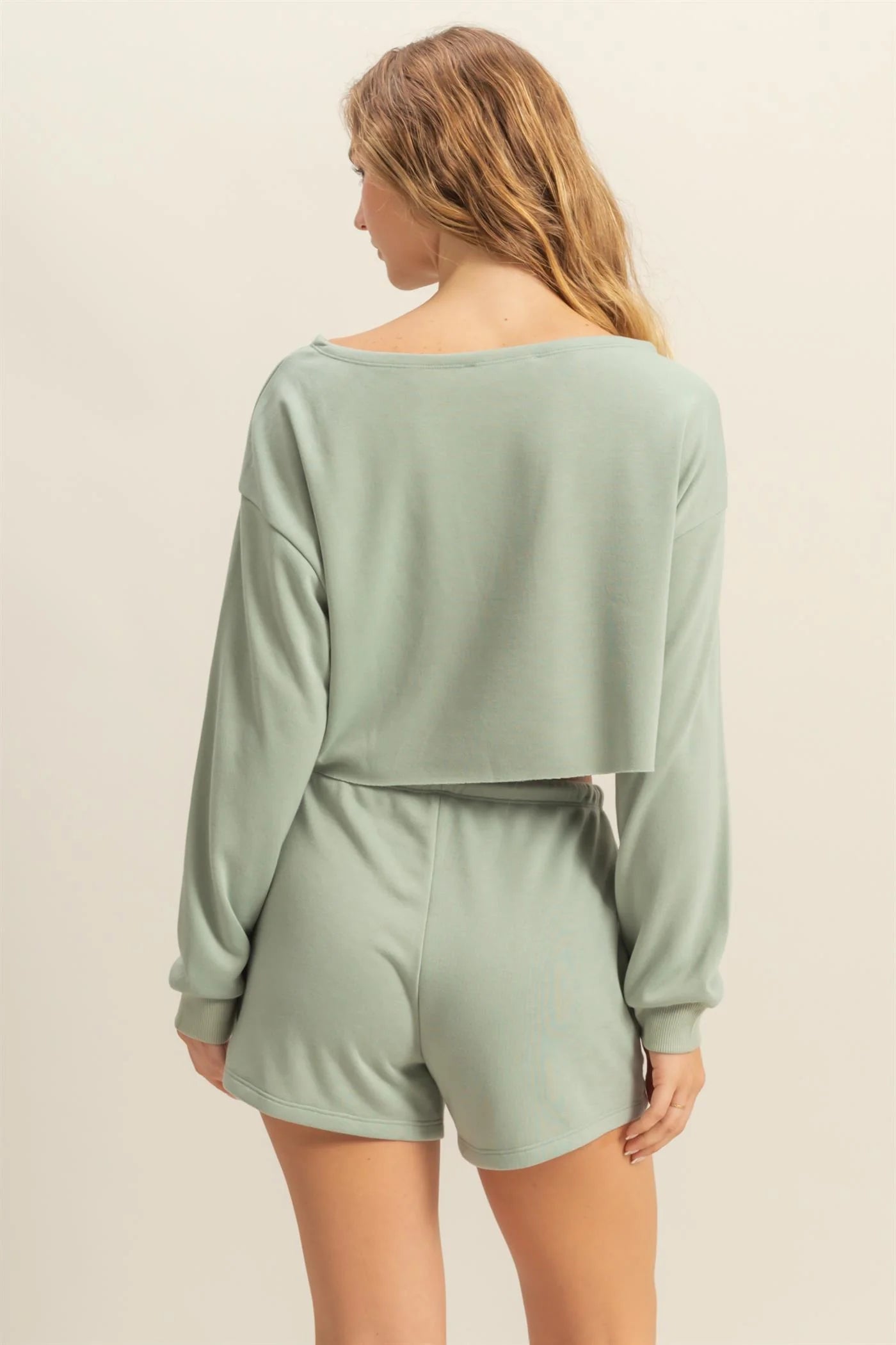 Malibu crewneck crop dz25c023 sage green