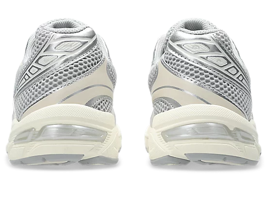 Asics womens 1130 1202a164-023 white & silver