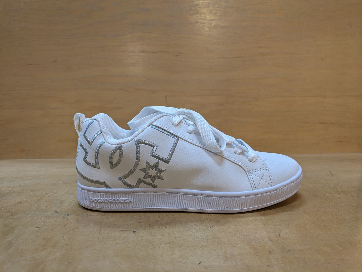 DC Court graffik 300678wm5 all white silver glitter logo